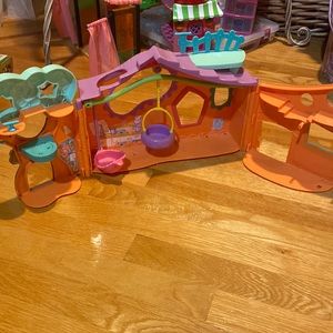 Littlest pet shop